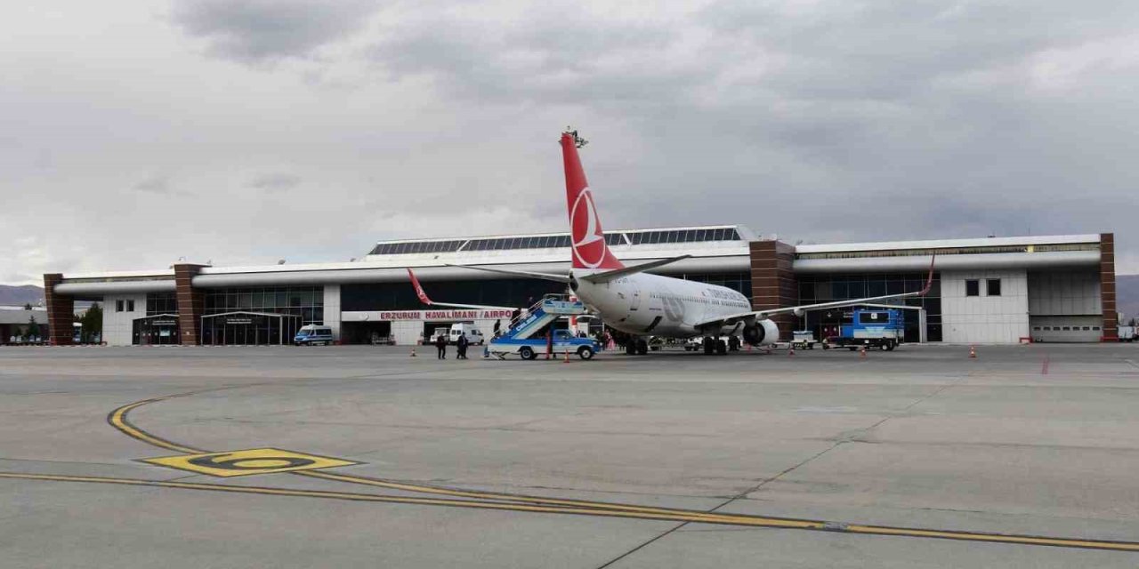 Erzurum’da bir ayda 106 bin 868 kişi uçtu