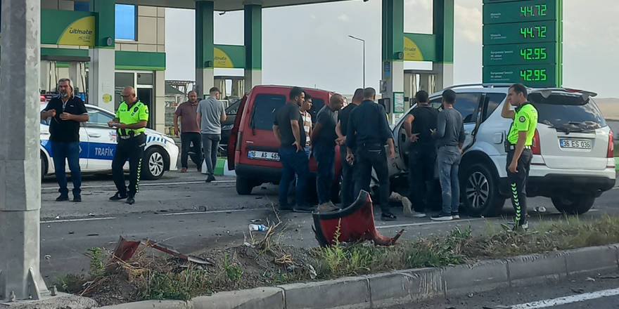 Kars'ta trafik kazası: 4 yaralı