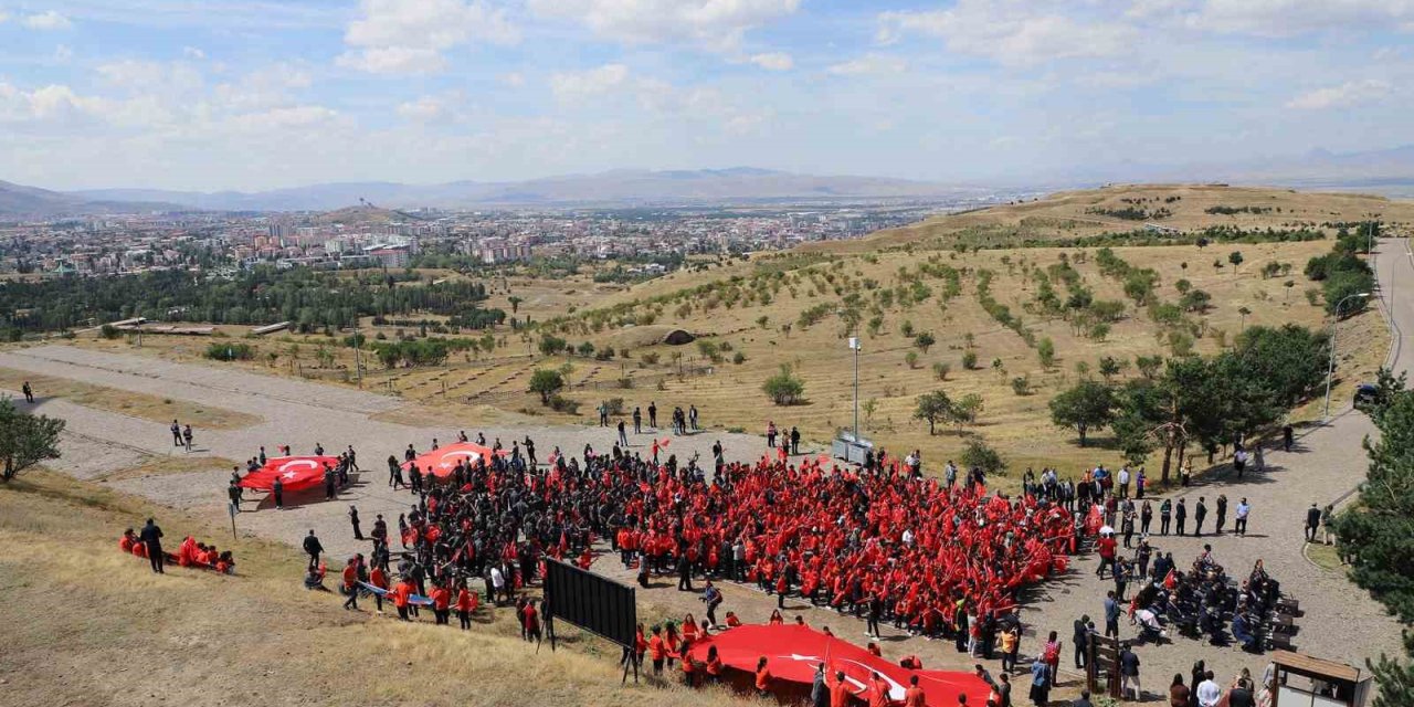 “Aşk-ı Vatan” ile okulla tanıştılar