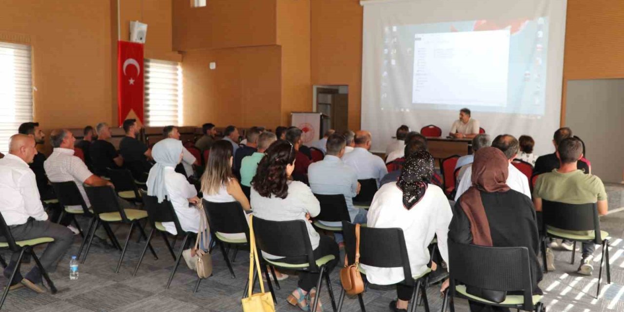 Elazığ’da yeni üretim planı ve desteklemeler üreticilere anlatıldı