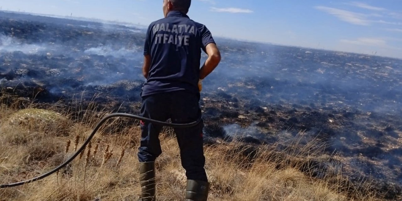 Malatya’da iki ayrı noktada anız yangını