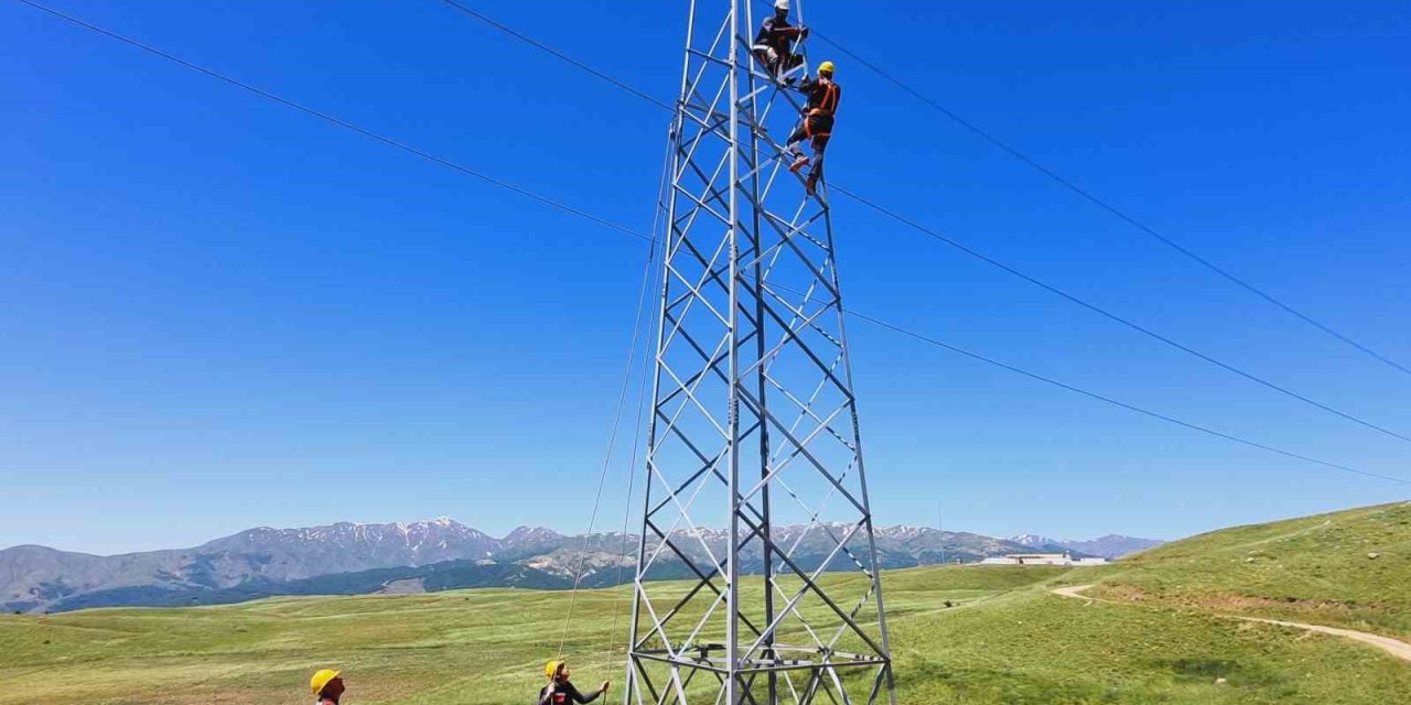 VEDAŞ, elektrik şebekesini güçlendiriyor