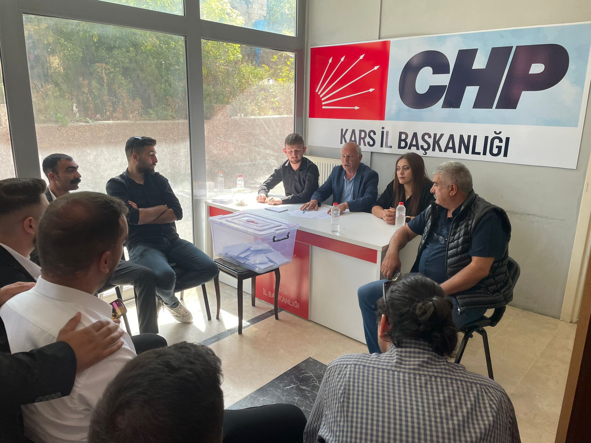 Kars'ta CHP sandık başına gitti