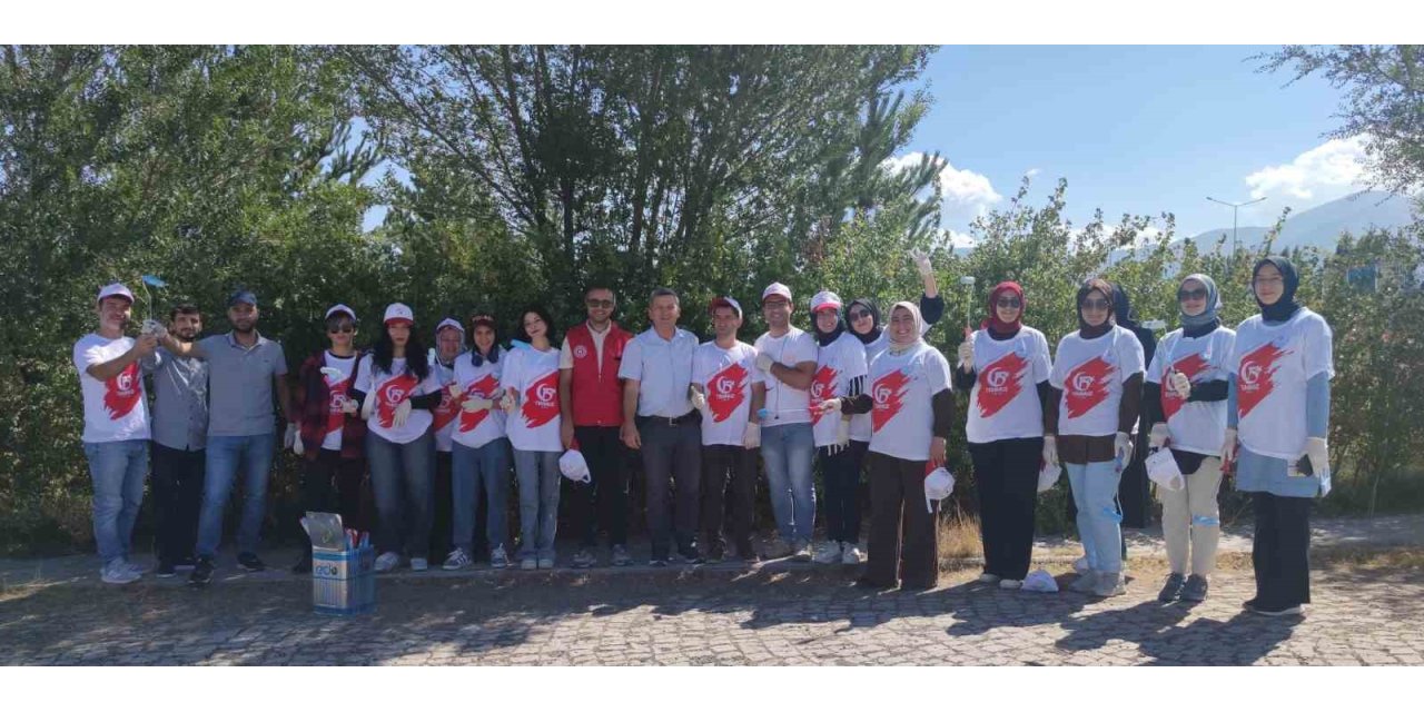 Gönüllüler Kazım Karabekir Stadyumu’nun çehresini değiştirdi