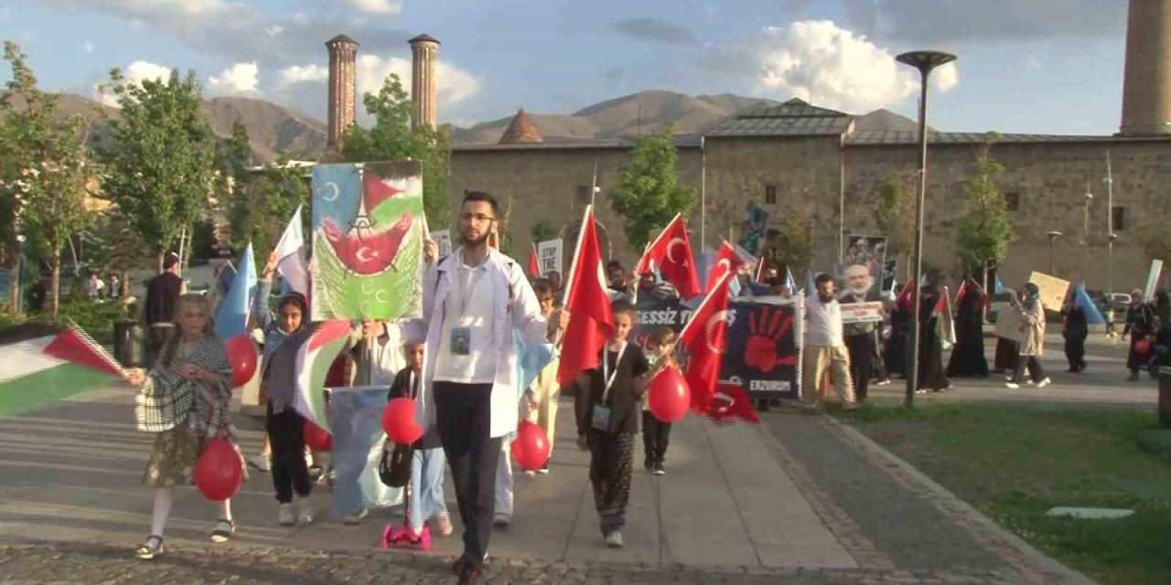 Sağlık çalışanları Erzurum’da İsrail’i protesto etti