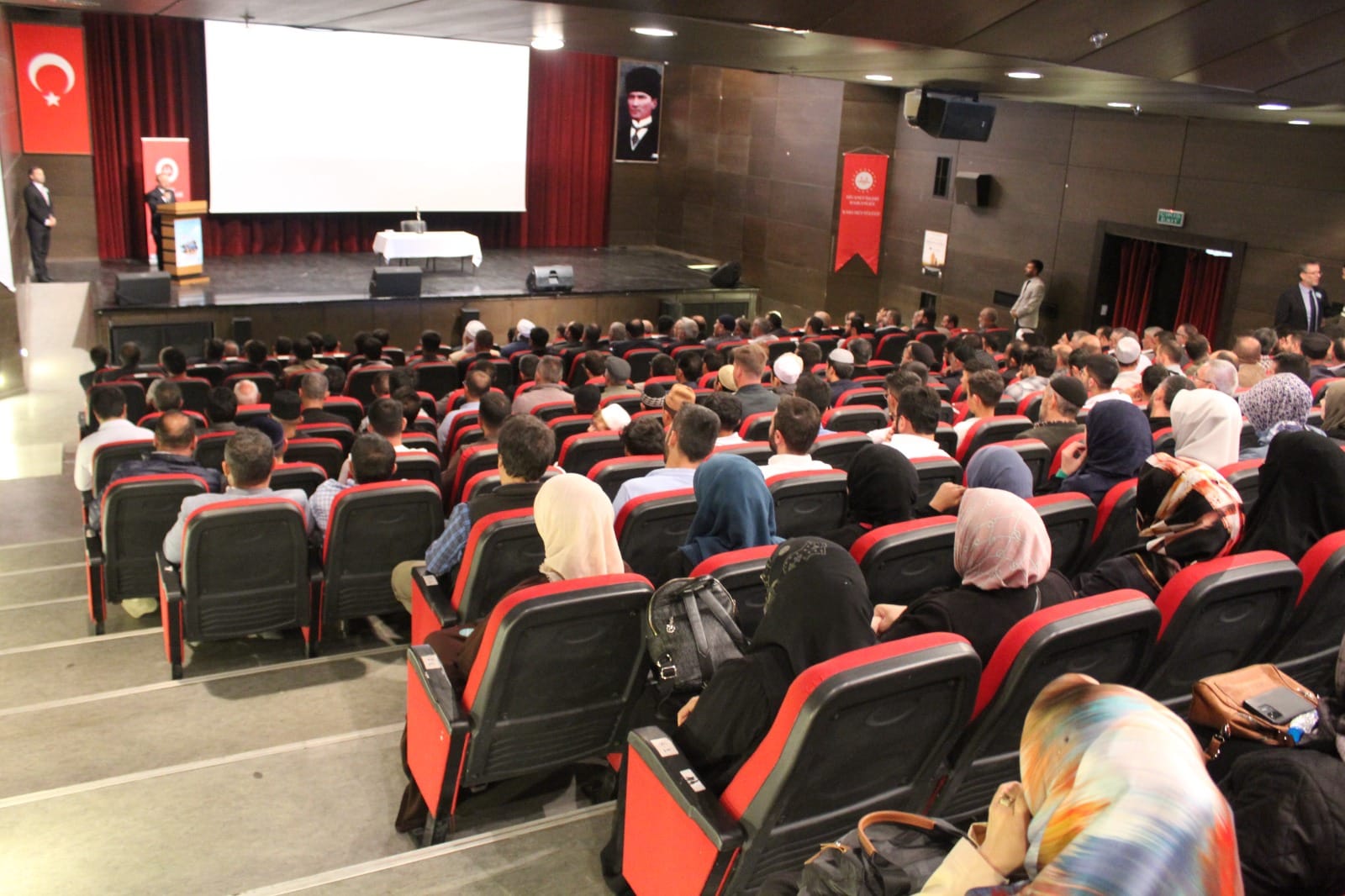 Kars'ta Mevlid-i Nebi konferansı