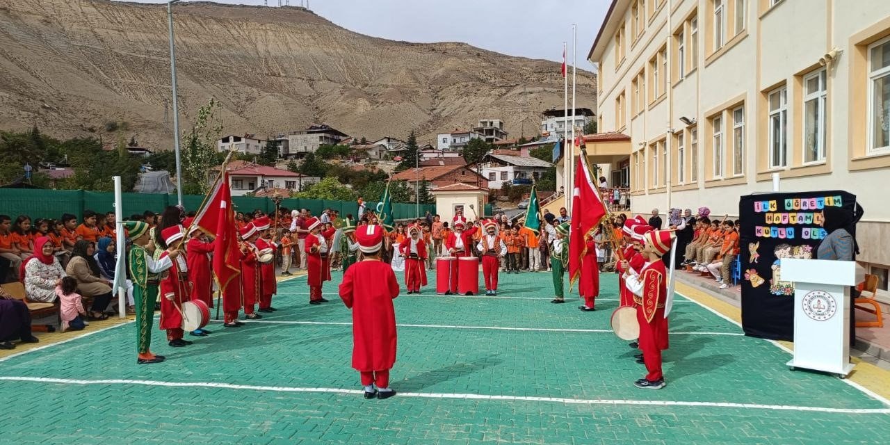 Malatya’da bir ilki gerçekleştirip okul mehteran takımı kurdular