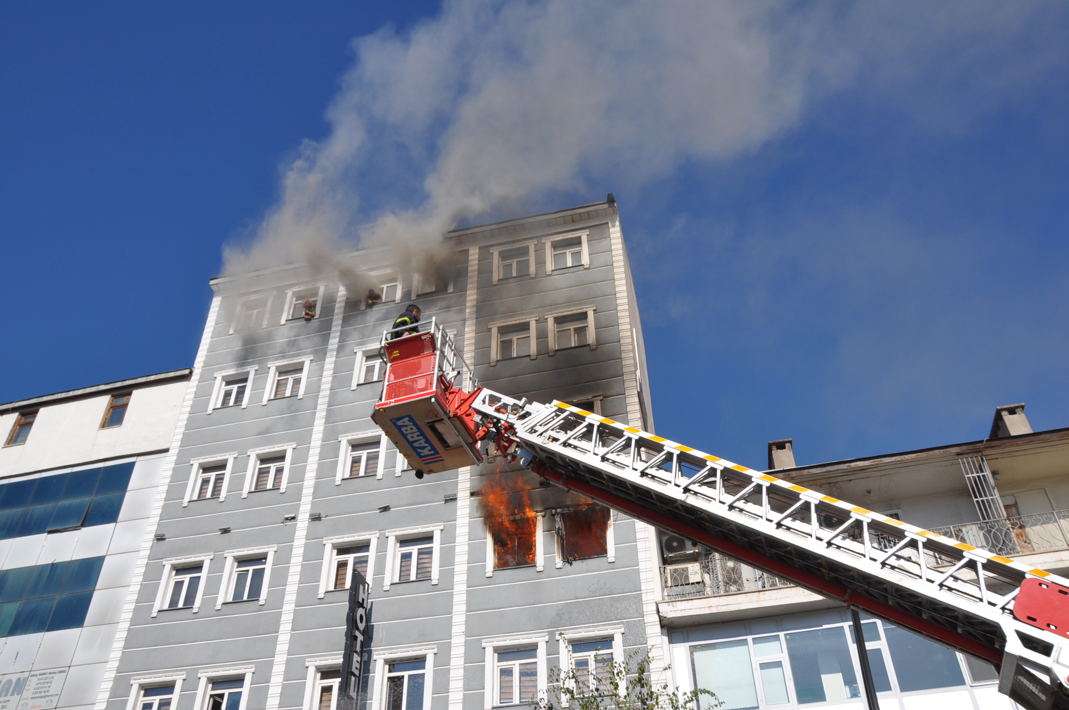 Kars Valiliği'nden otel yangınıyla ilgili açıklama