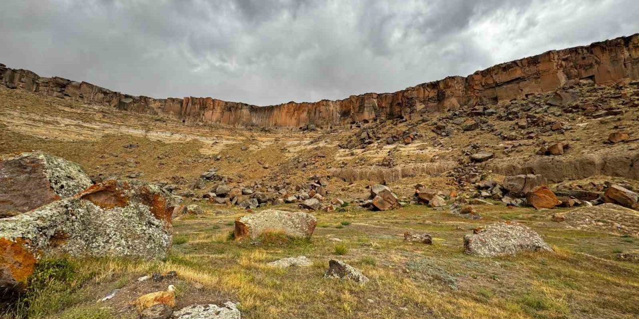 Bir çok medeniyete ev sahipliği yapan  “Meya Antik Kenti” turizme kazandırılmayı bekliyor