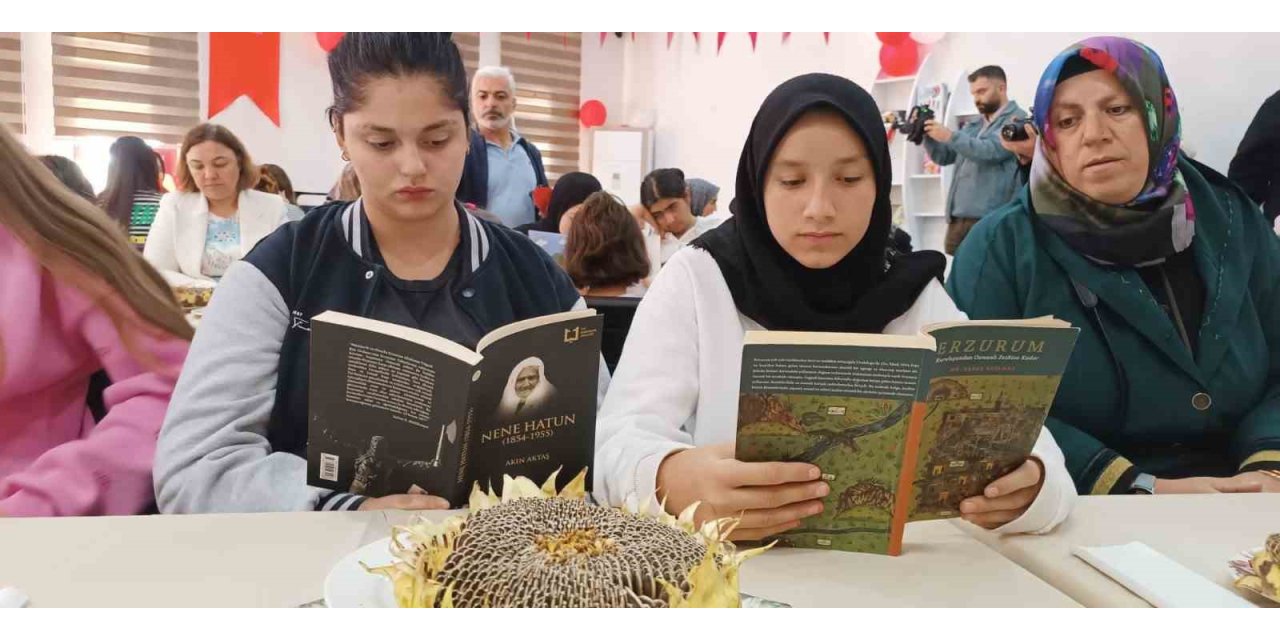 Şehit aileleri ve çocuklar "Şehitlerimizin Emanetiyle Birlikte Okuyoruz" etkinliğinde buluştu