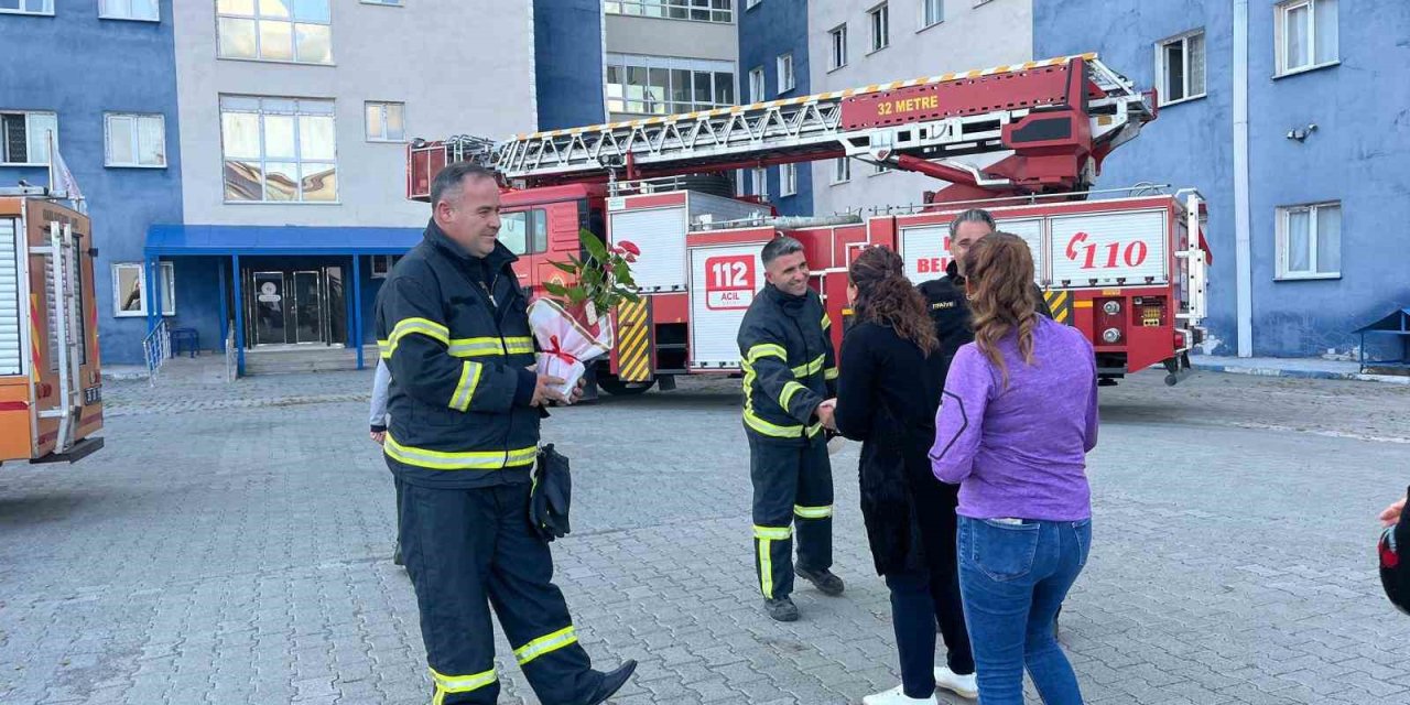 Kars’ta yurt öğrencilerinden itfaiyecilere sürpriz