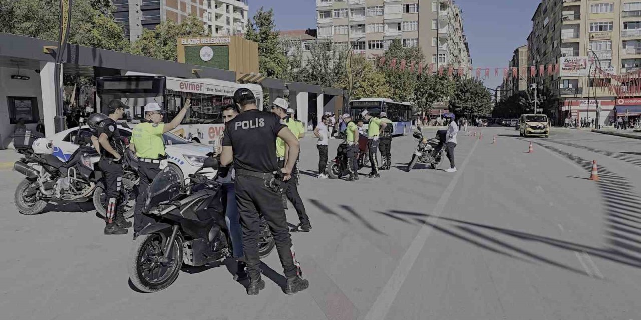 Elazığ’da motosikletlilere sıkı denetim