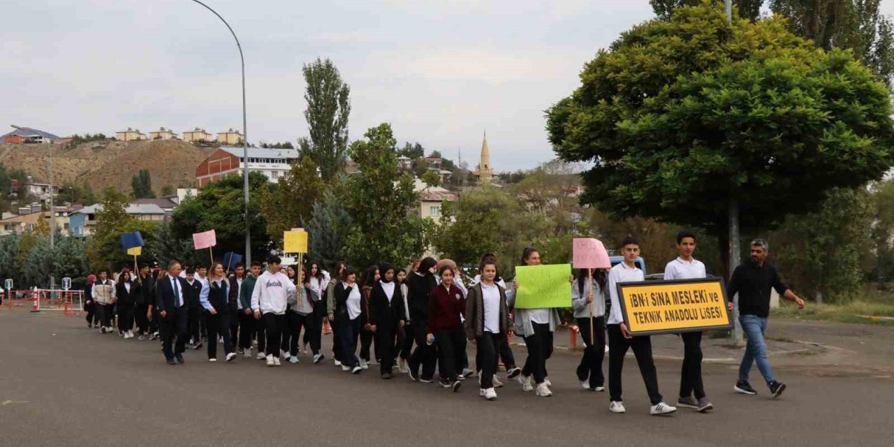 Oltu’da sağlıklı yaşam yürüyüşü düzenlendi