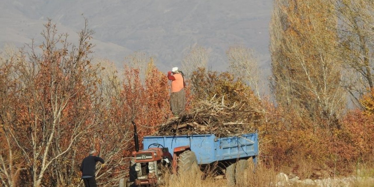 Geceleri soğuk havanın hâkim olduğu Erzincan’da kışa hazırlık hız kazandı