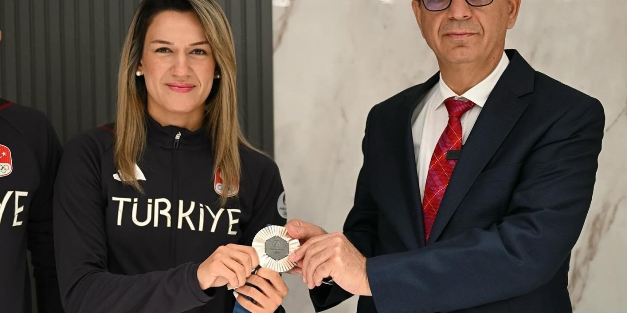 Geçit: "Hatice Akbaş örnek bir sporcudur"