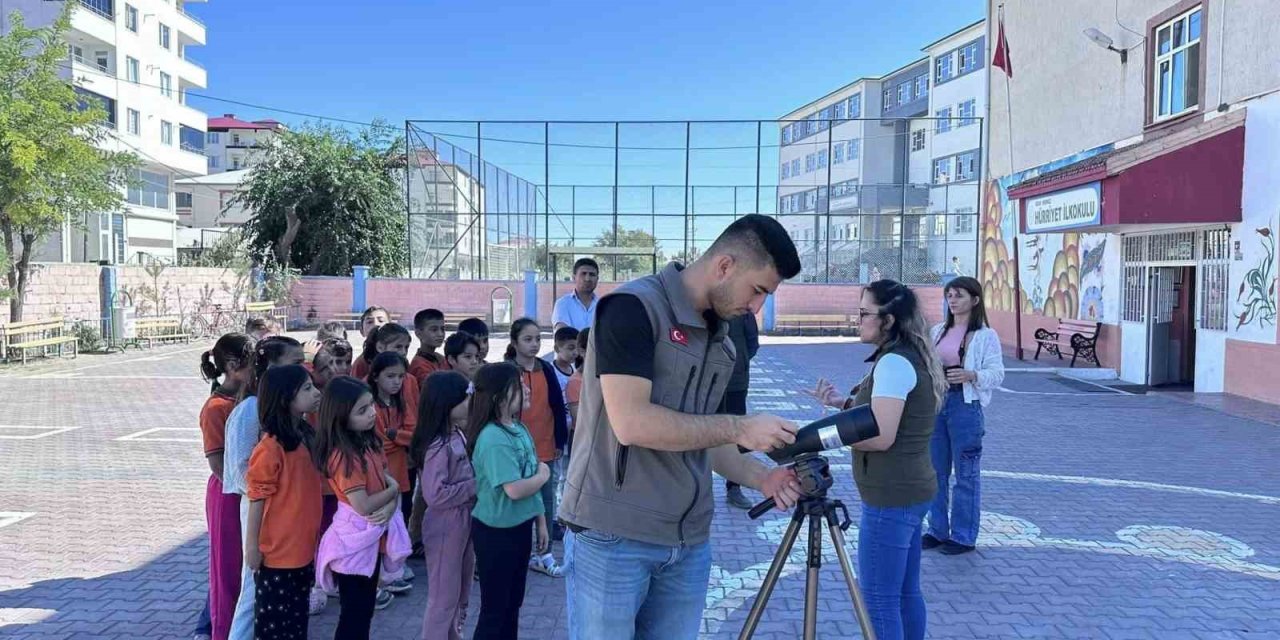 Iğdır’da öğrenciler için kuş gözlem etkinliği düzenlendi