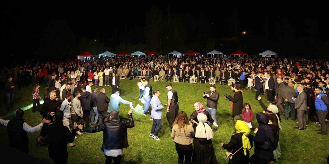 Yedisu 2. Geleneksel Horoz Kuru Fasulye ve Bal Festivali yapıldı