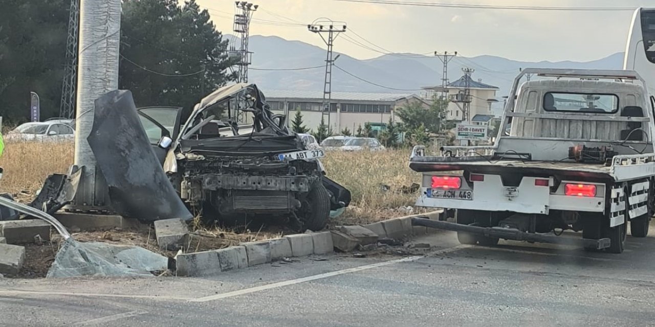 Malatya’da yolcu otobüsü ile otomobil çarpıştı: 1 ölü, 1 yaralı