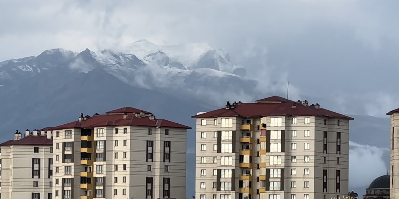 Cilo Dağı yeniden beyaza büründü