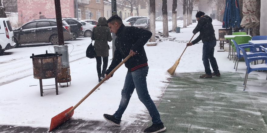 Kars yeniden beyaz gelinliğini giydi