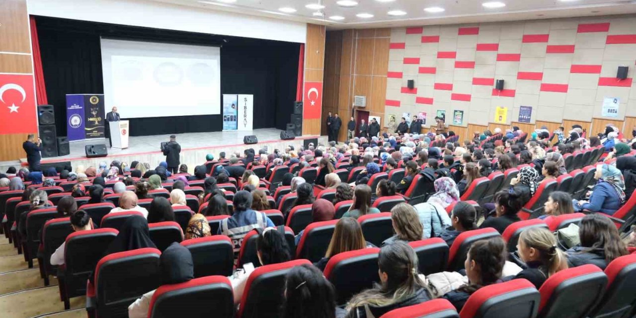 Ağrı’da "En İyi Narkotik Polisi; Anne" Projesi ile uyuşturucuyla mücadele yoğunlaşıyor