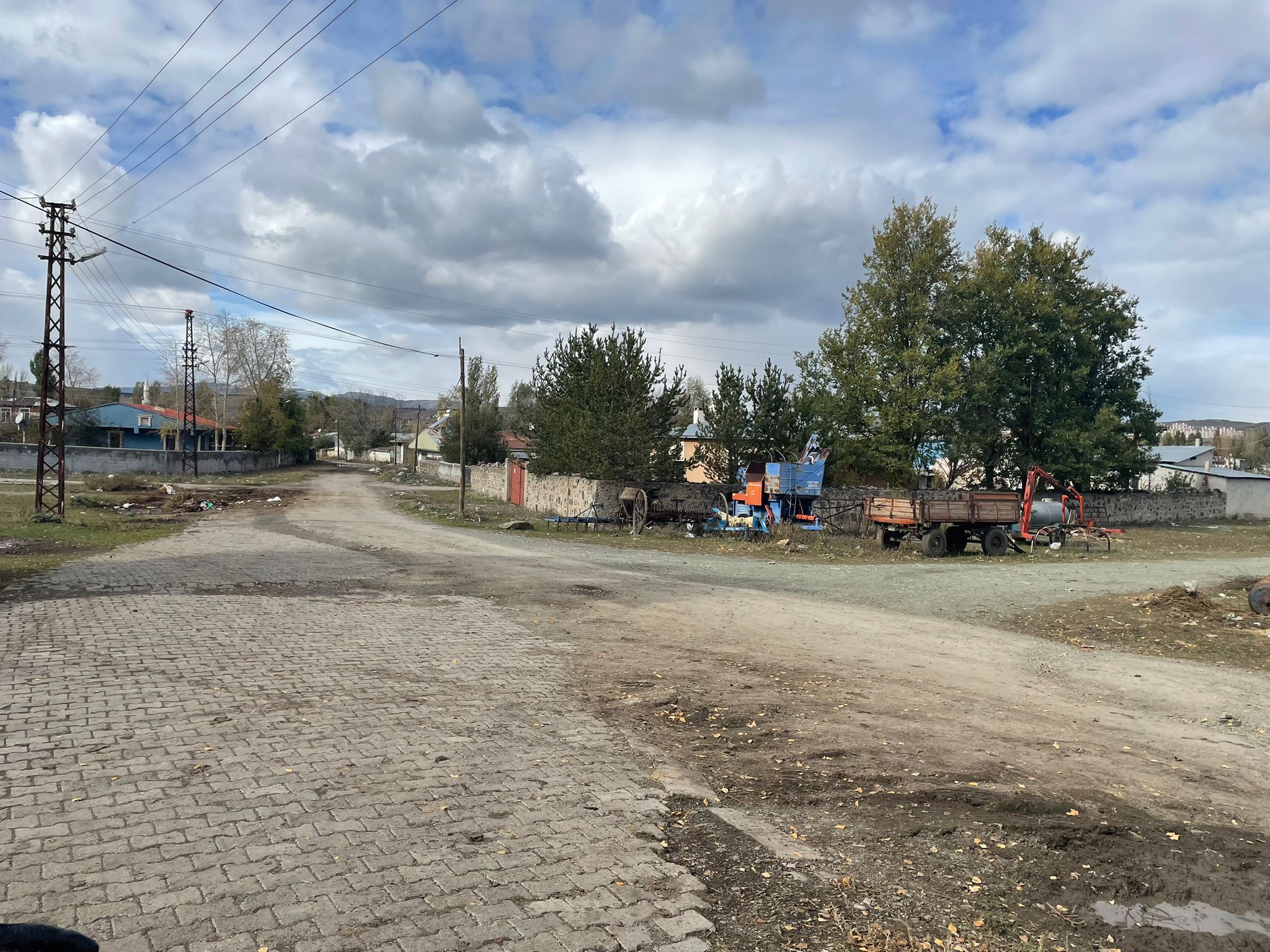 Kars’ta Halitpaşa Mahallesi sakinleri doğal gazı bekliyor