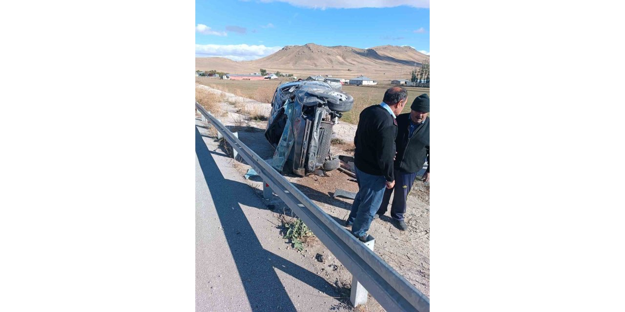 Hafif ticari araç takla attı: 3 yaralı