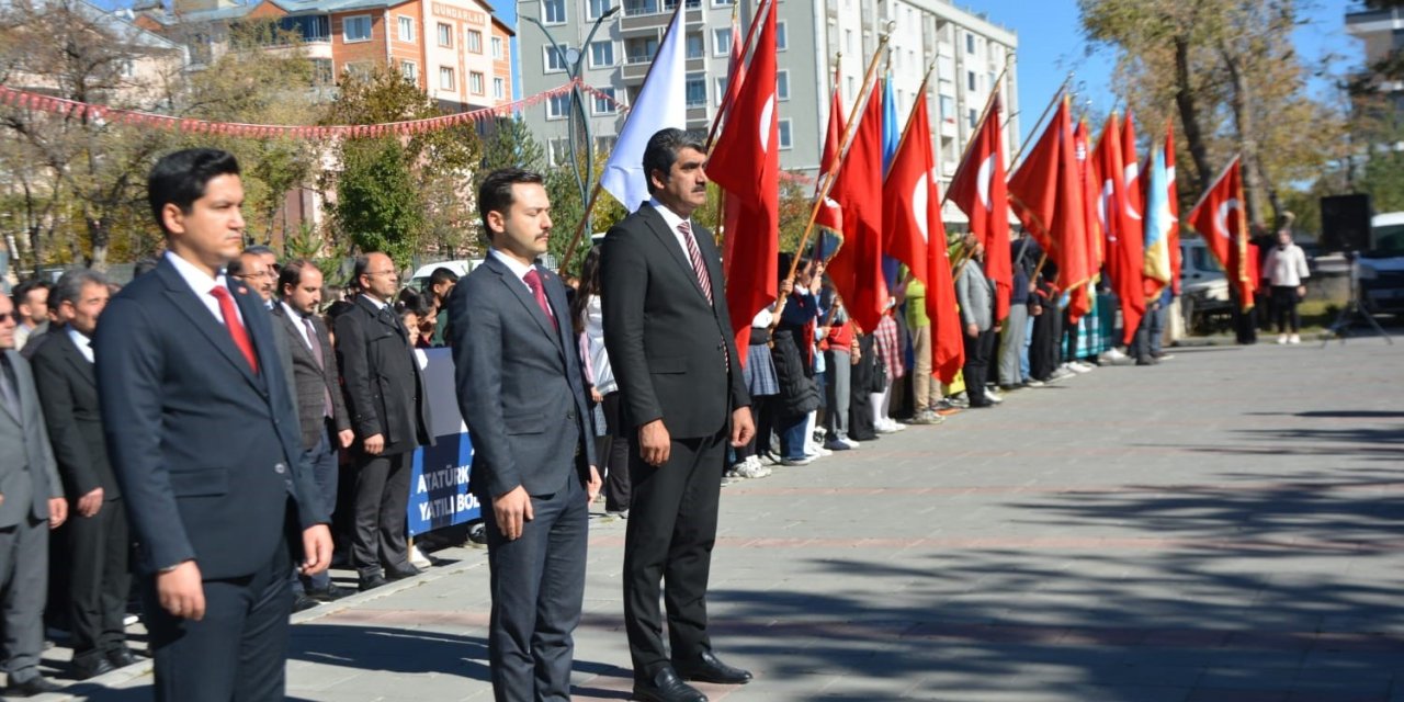 Aşkale’de Cumhuriyet Bayramı Çelenk sunma töreni