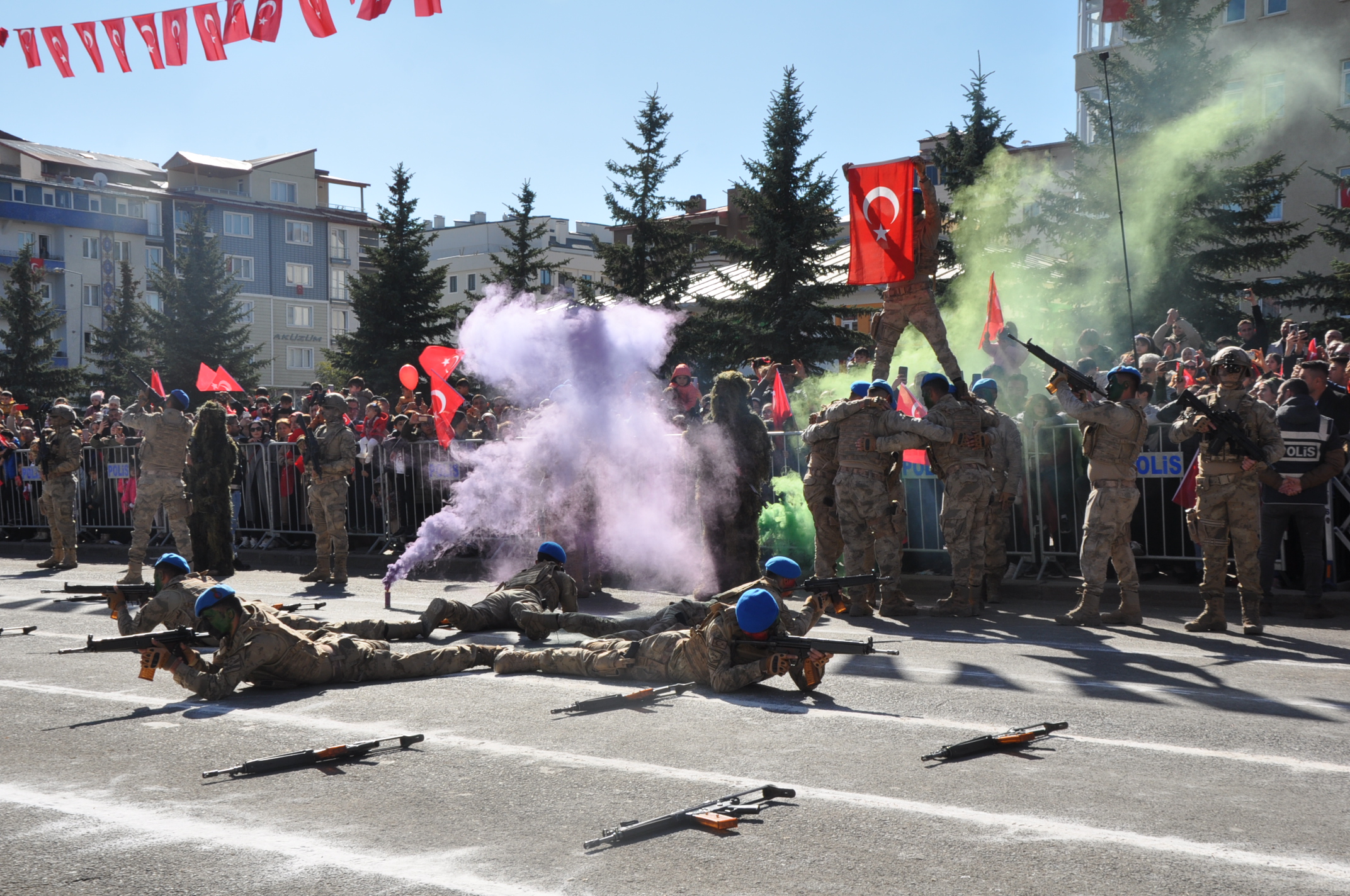 Kars’ta Cumhuriyetin 101. yılı coşkuyla kutlandı