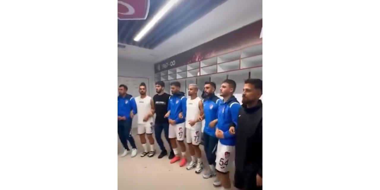 Elazığspor’dan halaylı galibiyet paylaşımı