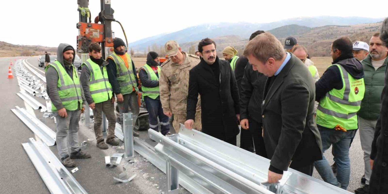 Ölümlü trafik kazalarının meydana geldiği yola bariyerli tedbir