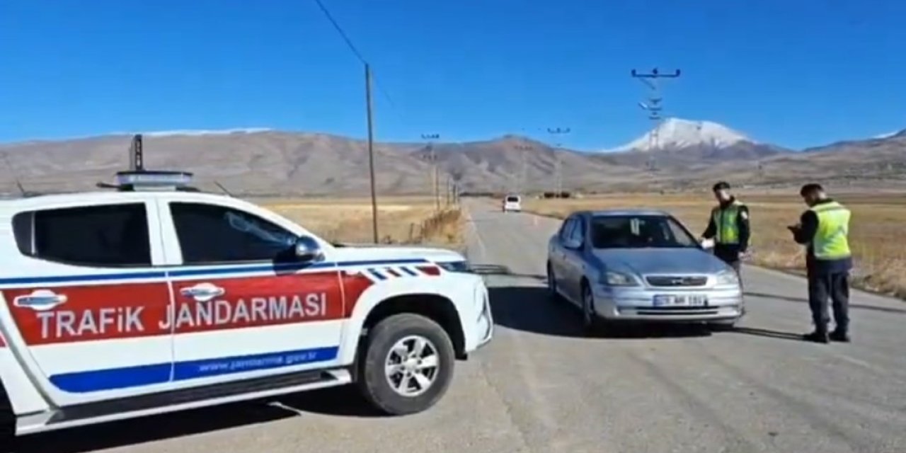 Van’da jandarma ekiplerinin trafik denetimleri