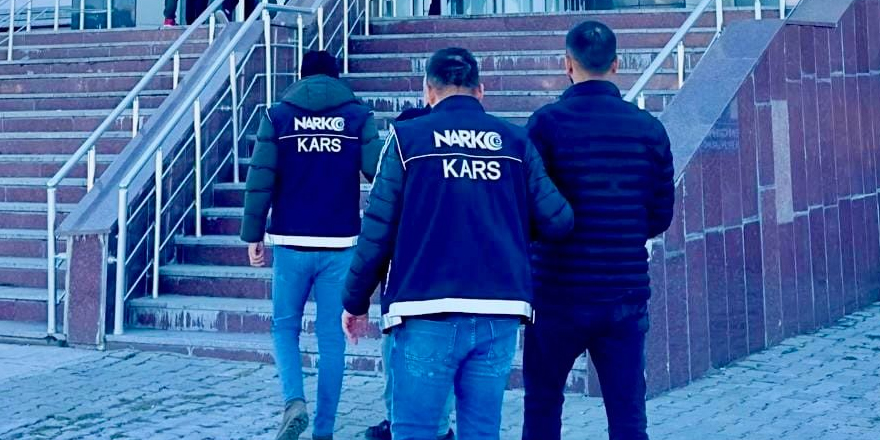 Kars’ta ‘torbacı’ operasyonu: 2 gözaltı!