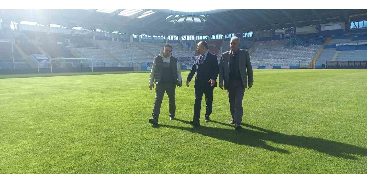 Kazım Karabekir Stadı’nın zemini göz kamaştırıyor