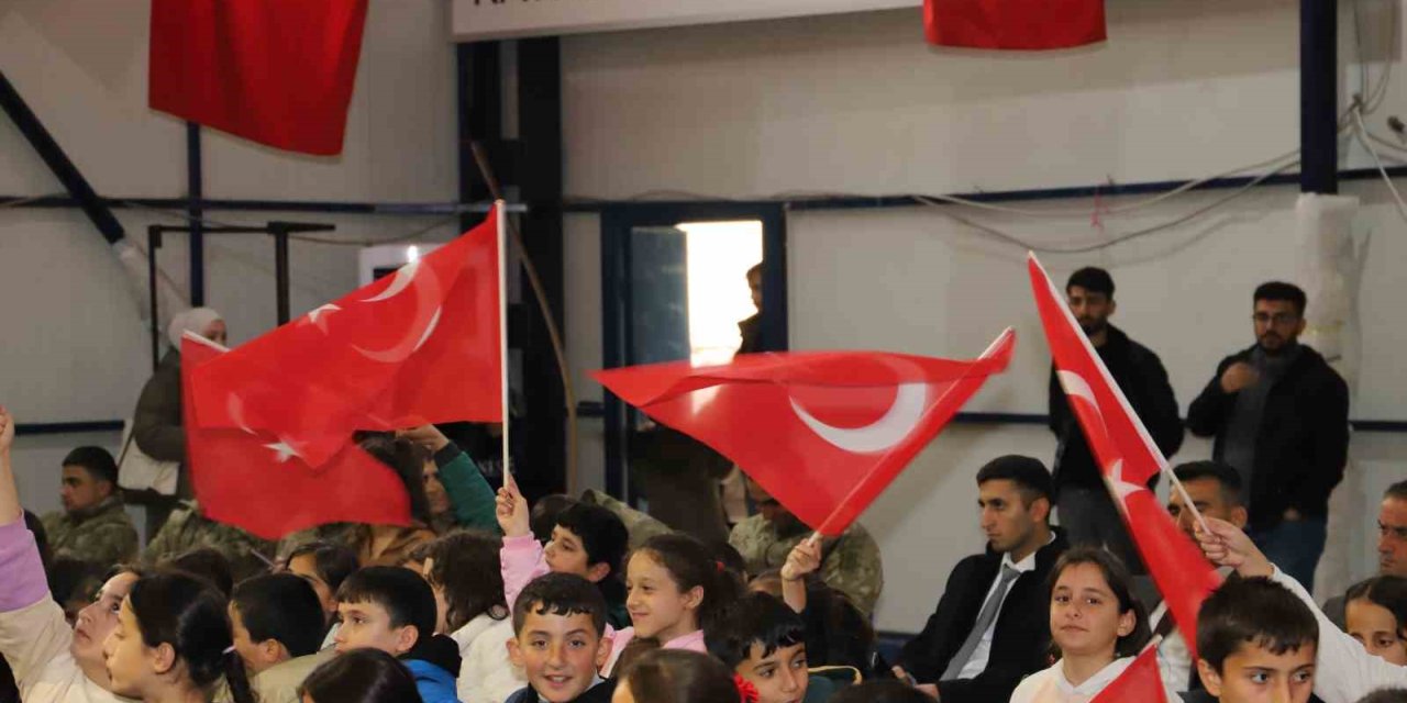 Askeri Bando ekibinden Çukurca’da unutulmaz konser