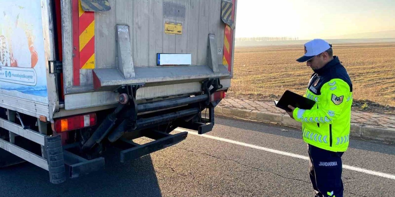 Kars’ta jandarmadan araçlara yönelik güvenlik uygulaması