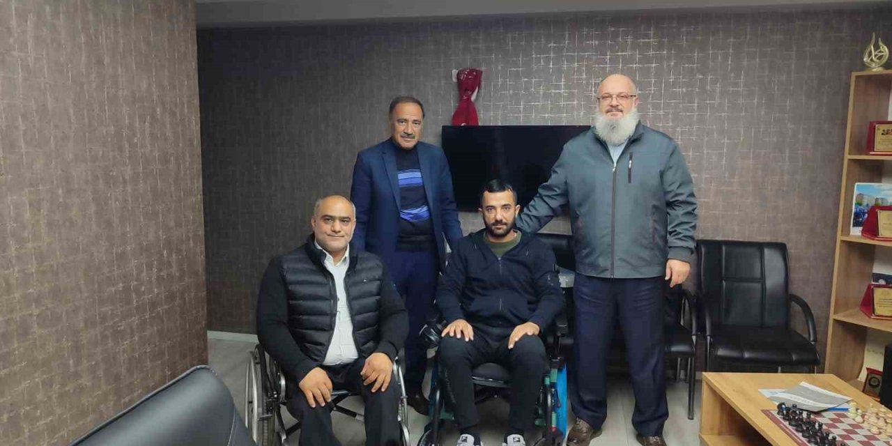 Elazığ’da engelli birey, akülü sandalyesine kavuştu