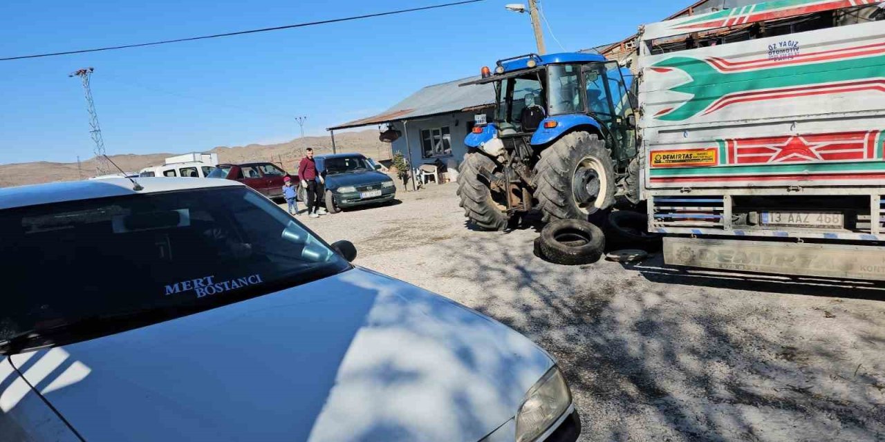 Bitlis’te lastikçilerde yoğunluk devam ediyor