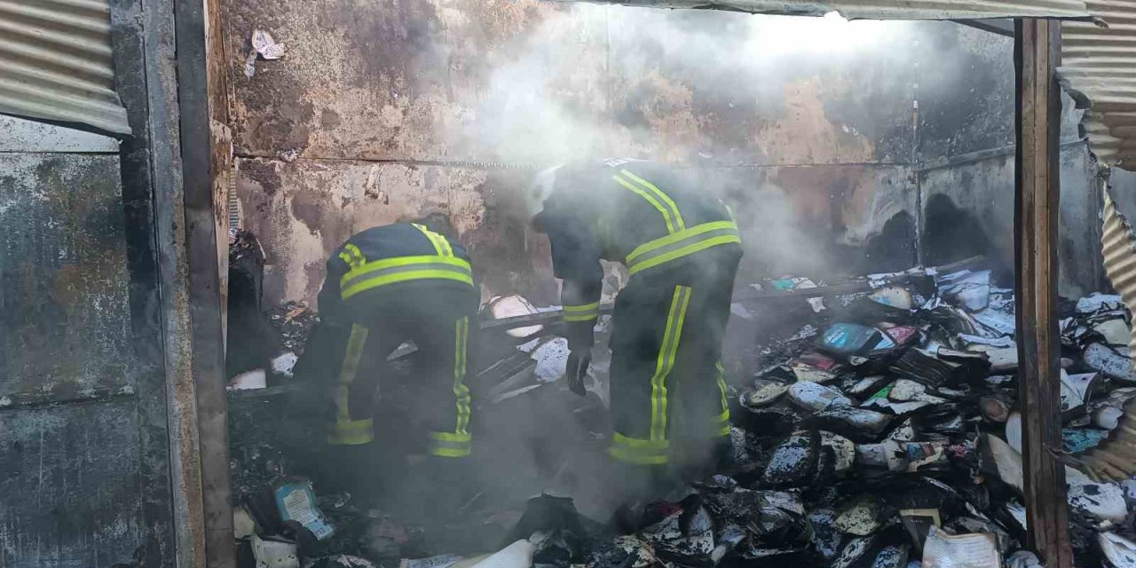 Mısır Çarşısı’ndaki hasar gün ağarınca ortaya çıktı