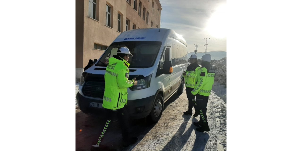 Çıldır’da öğrenci servisleri denetlendi