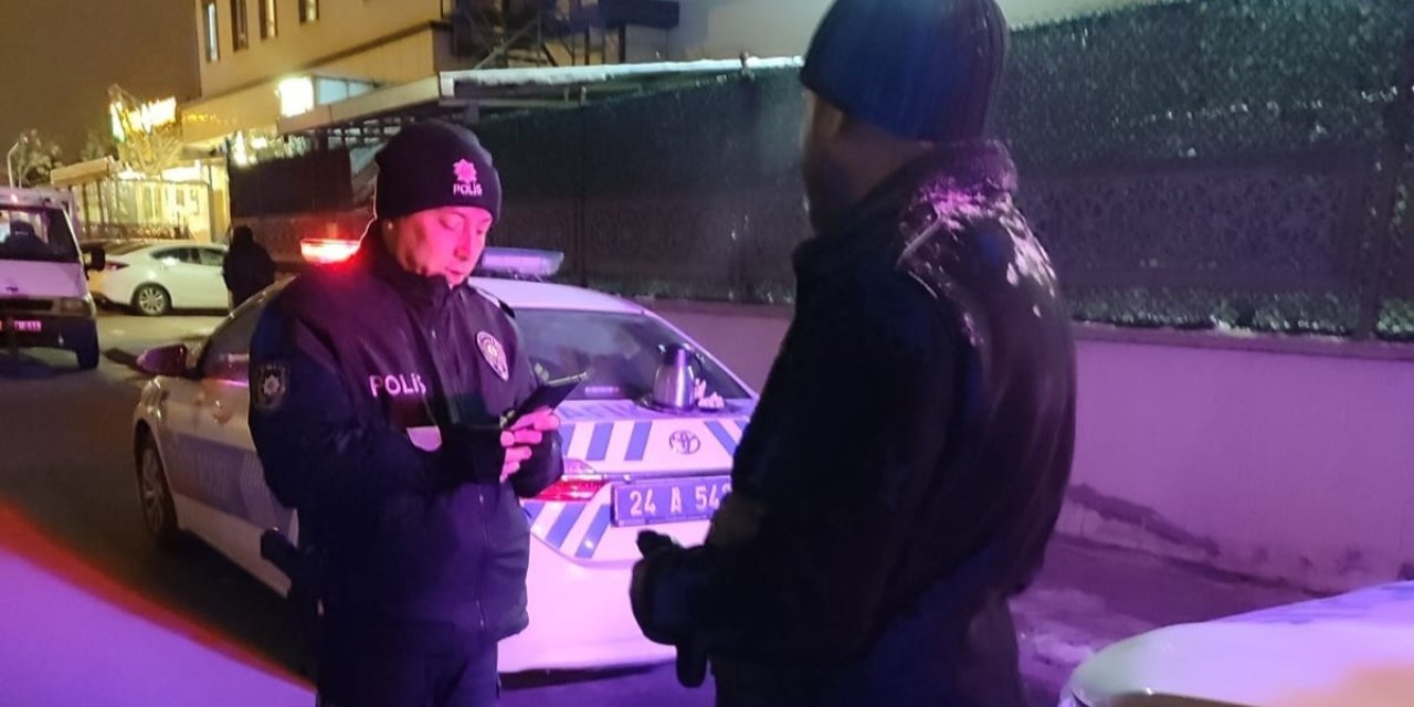 Polisten yurtlar önünde sıkı denetim