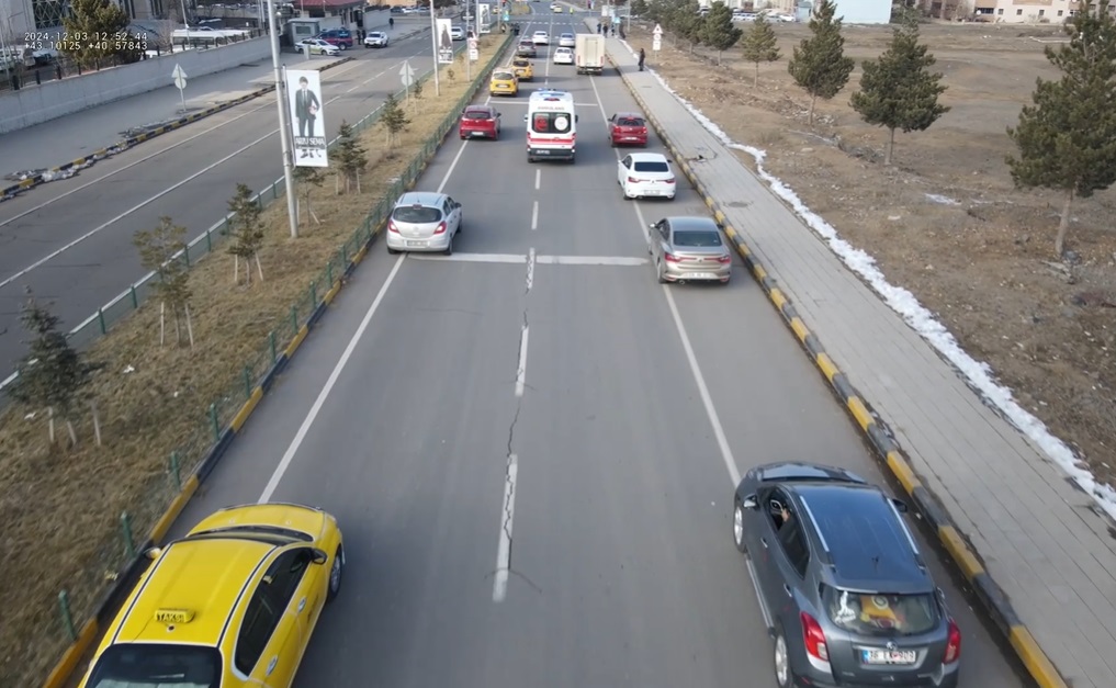 Kars'ta "Fermuar sistemiyle yaşama yol ver" kampanyası tanıtıldı