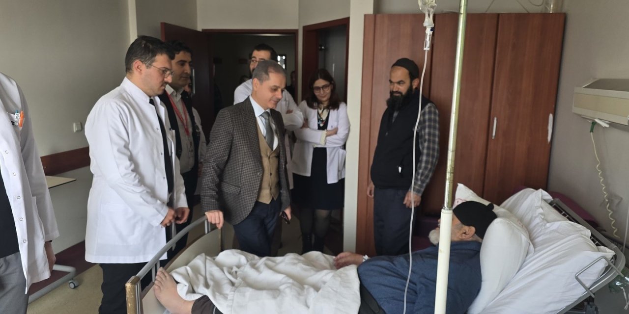 Tekin, Üzümlü İlçe Devlet Hastanesinde incelemede bulundu