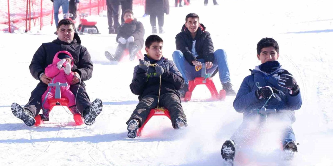 Palandöken’de kızak keyfi