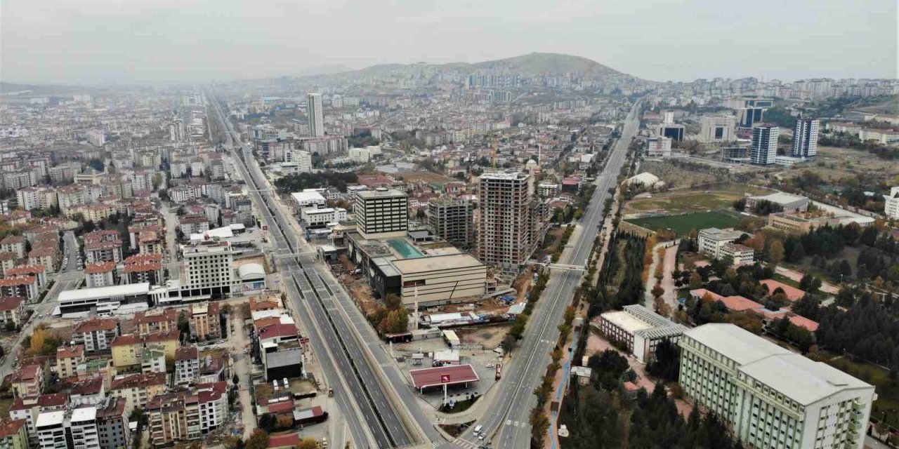 Elazığ’da ilaçlama çalışmalarına devam ediyor