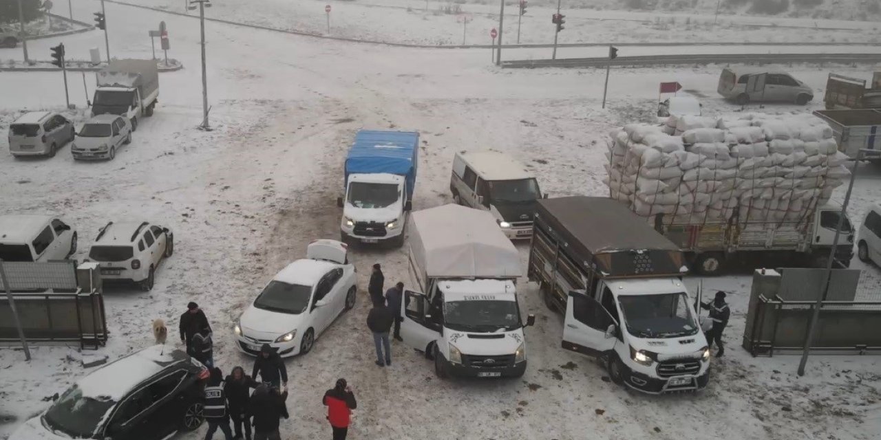 Kars Hayvan Pazarı’nda polis 16 ayrı noktada denetim yaptı