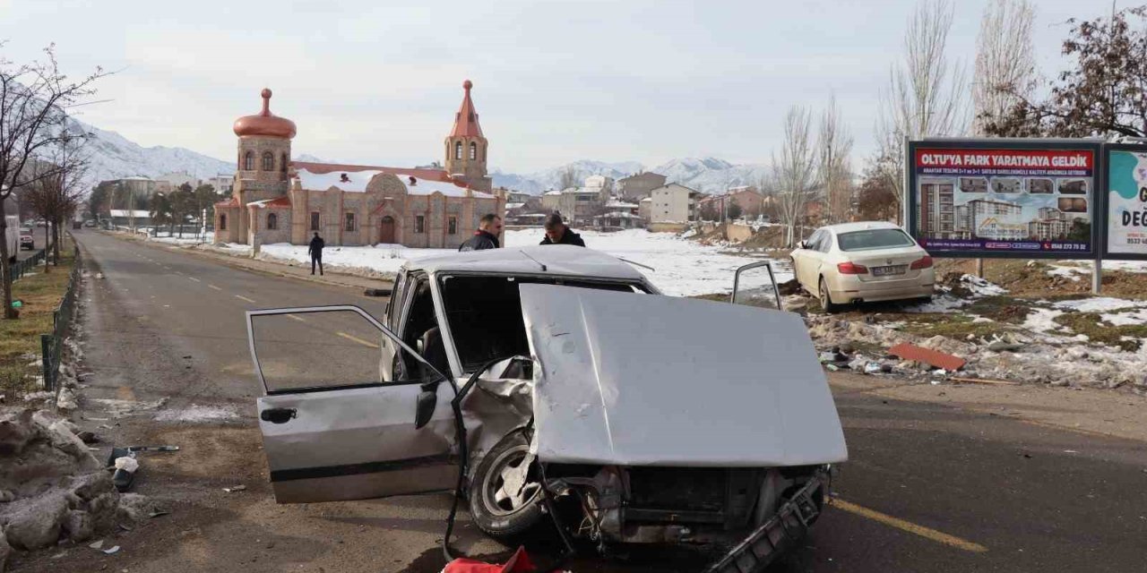 Oltu’da trafik kazası: 4 yaralı