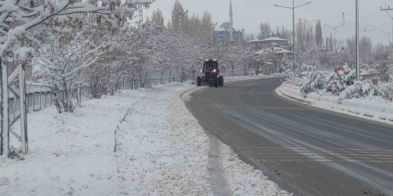 Van’da kar çocukların neşe kaynağı oldu