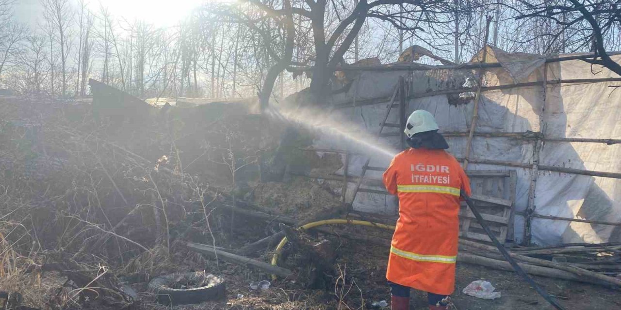 Iğdır’da samanlık yangını