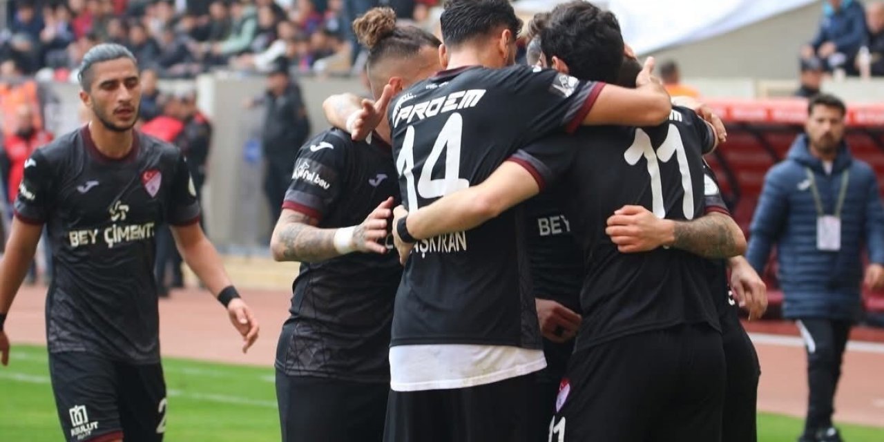 TFF 2. Lig: Mersin İdmanyurdu Futbol A.Ş.: 2 - Elazığspor: 3